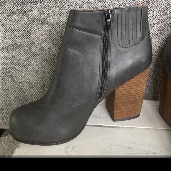 Urban Outfitters Jeffrey Campbell Hanger chunky black booties Womens size 10. - Picture 4 of 8